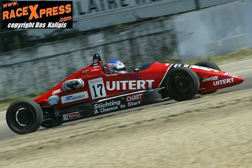 Dennis Retera op weg naar zege in Race1